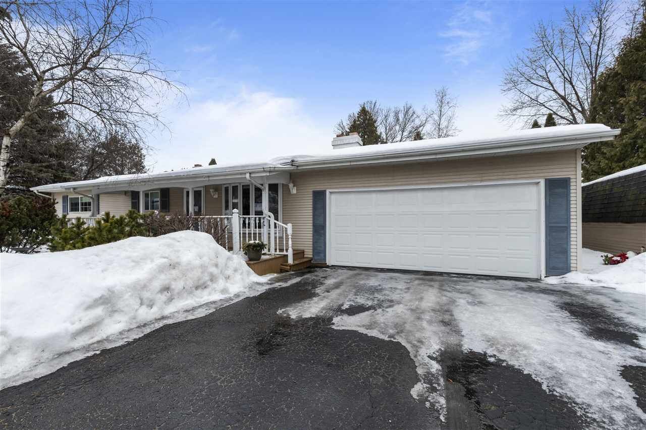 Property Photo:  222 Stanley Street  WI 54956-4734 