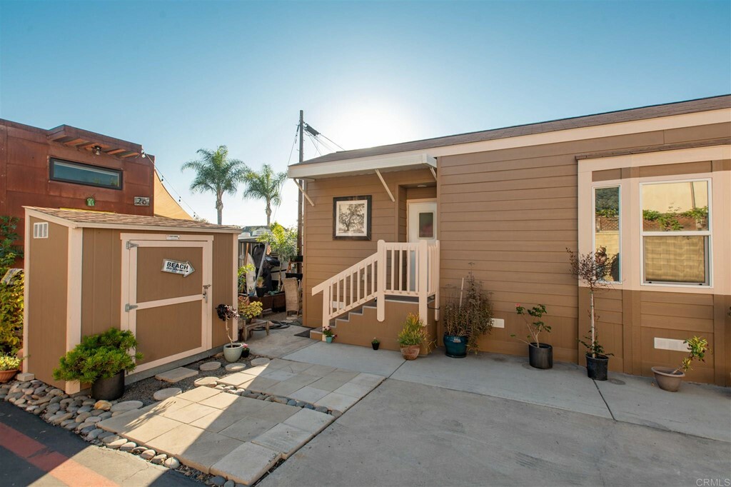 Property Photo:  1549 N Vulcan Ave. 53  CA 92024 