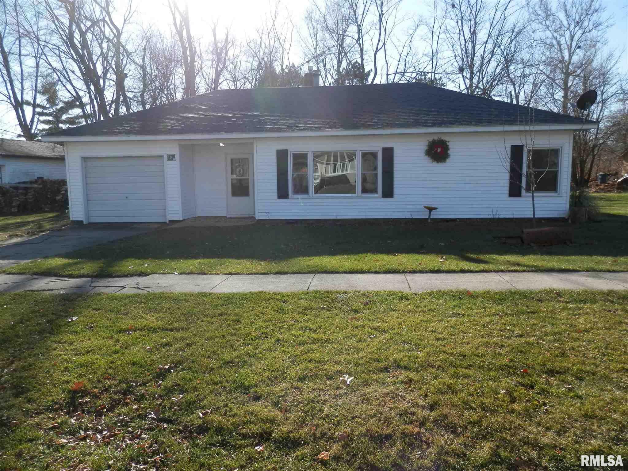 Property Photo:  120 E Coal  IL 61488 