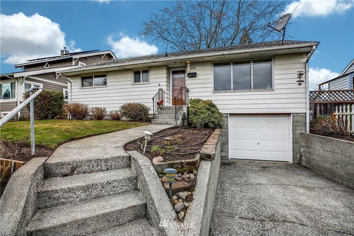 Property Photo:  6043 38th Ave SW  WA 98126 