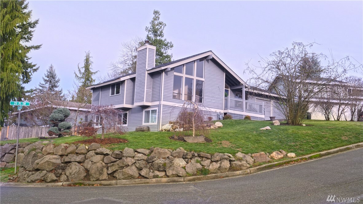 Property Photo:  8217 211th Place SW  WA 98026 