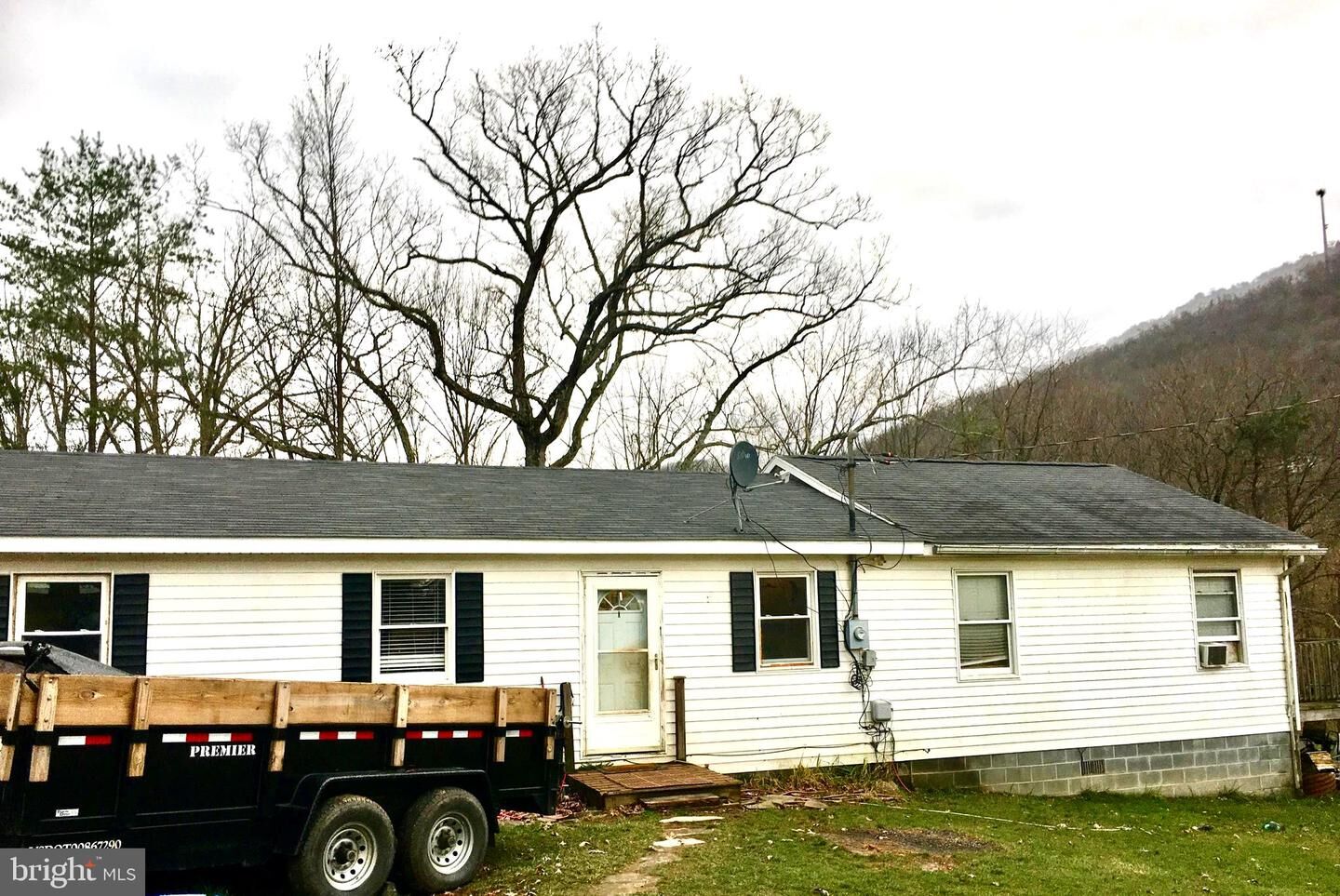 Property Photo:  1354 Cut Off Road  WV 26726 