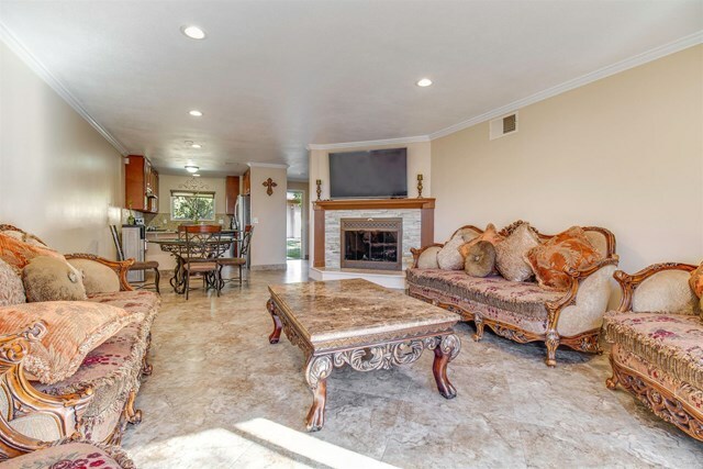 Property Photo:  1221 Green Garden Dr 4  CA 92021 