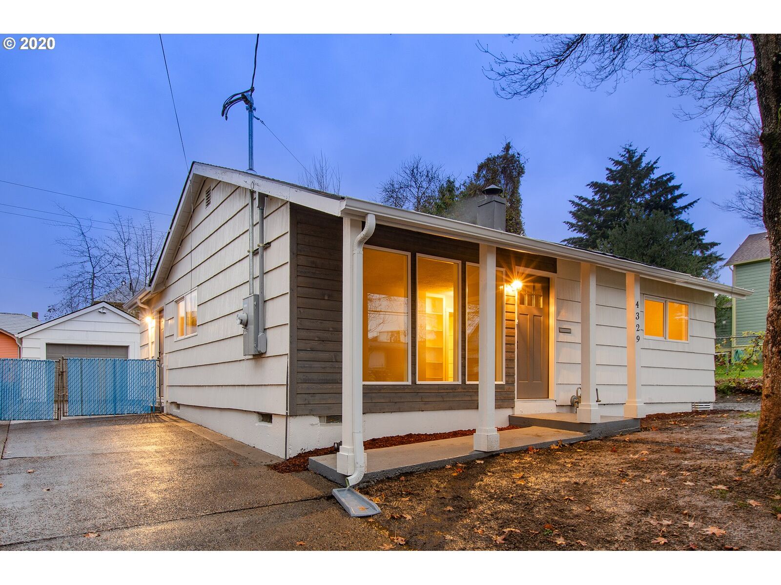 Property Photo: 4329 NE Garfield Ave OR 97211