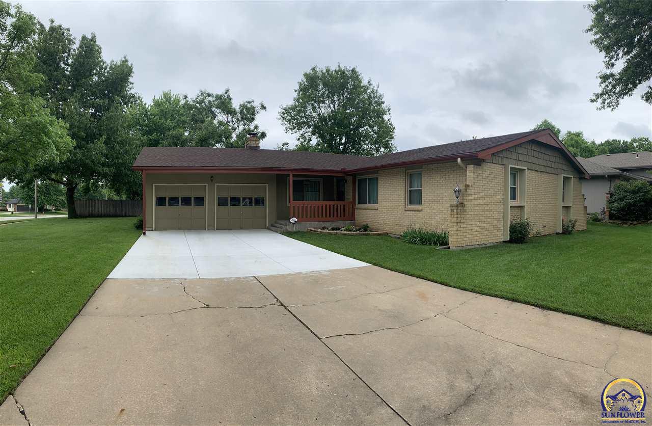 Property Photo: 5864 SW 26th St KS 66614