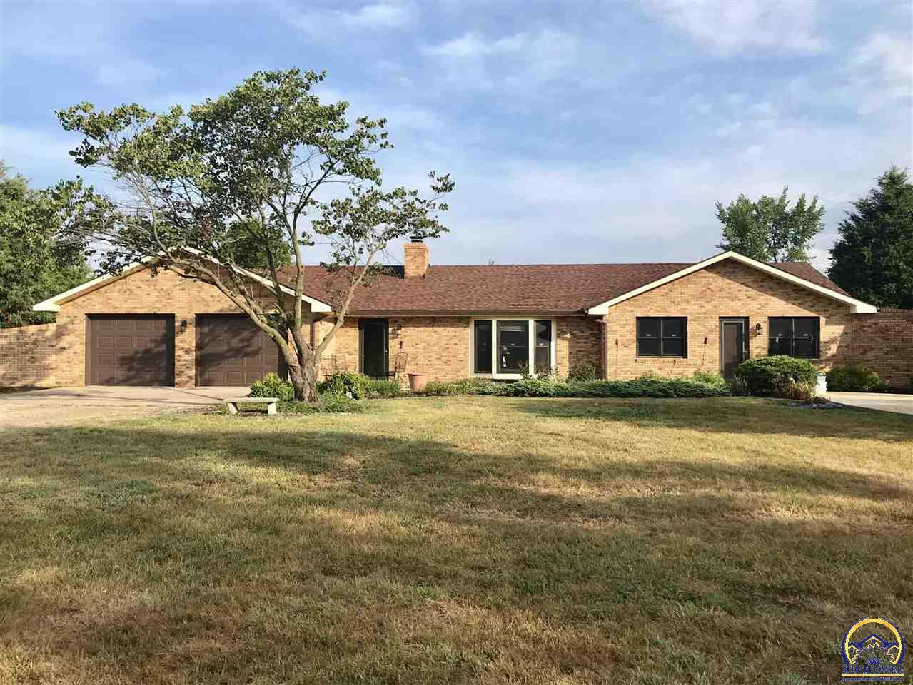 Property Photo:  2624 NE 39th St  KS 66617 