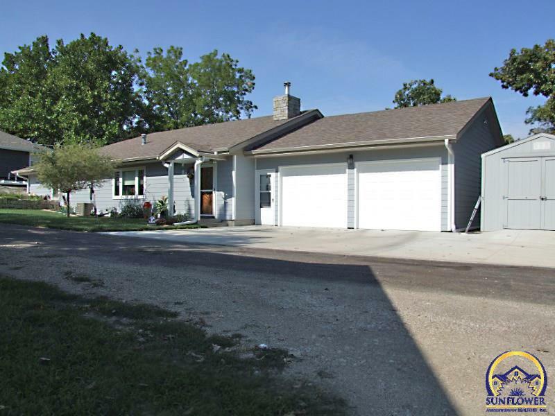 Property Photo:  262 Ponderosa Pt  KS 66401 