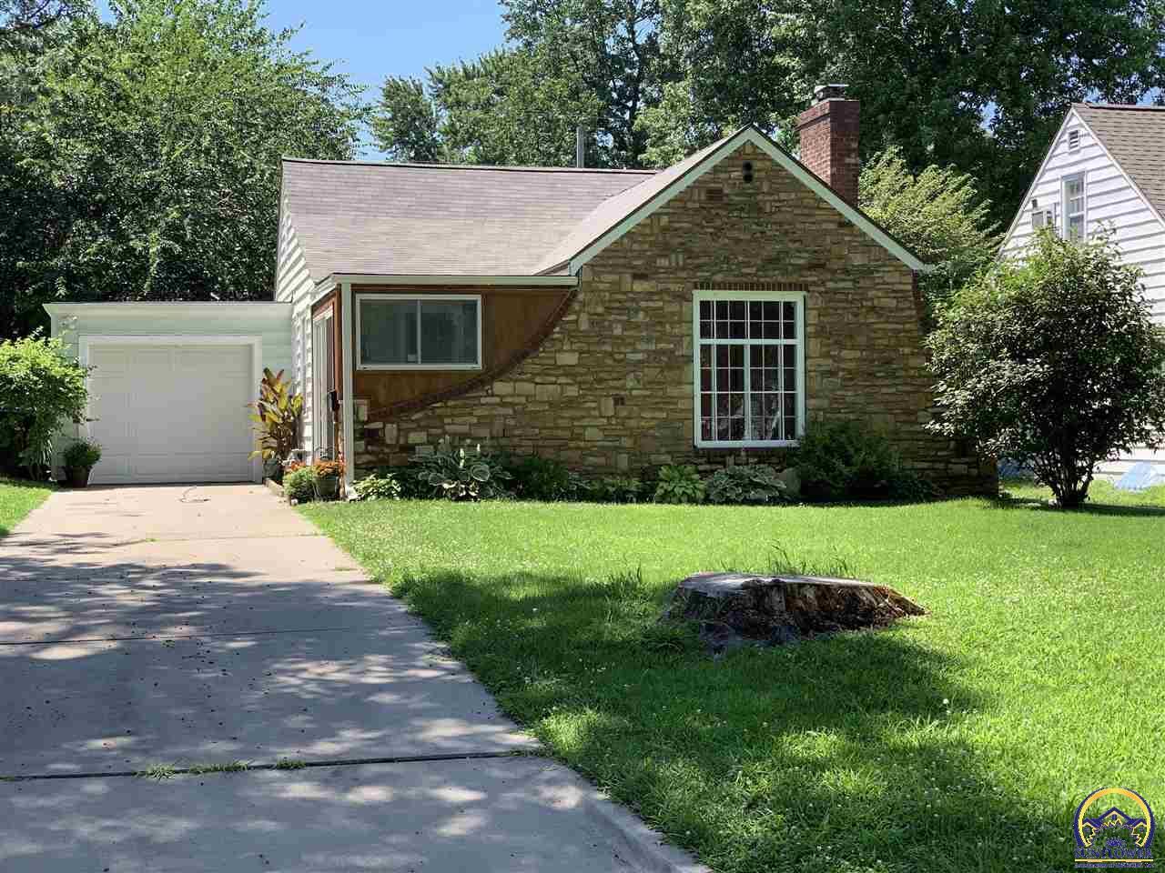 Property Photo: 919 SW Medford Ave KS 66606