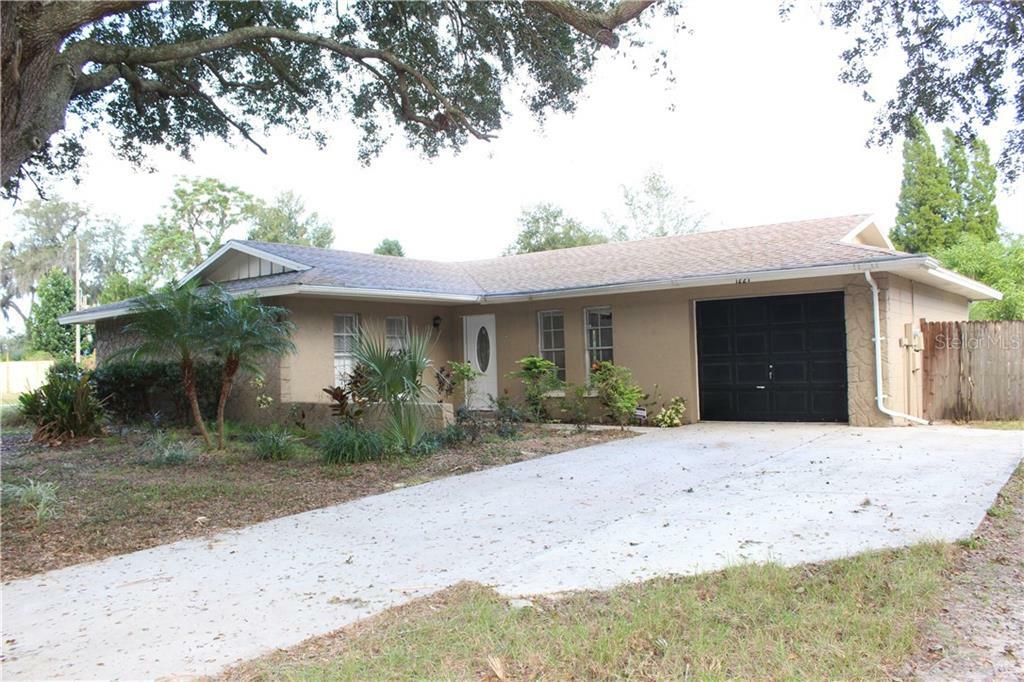 Property Photo:  1221 Sagamore Drive  FL 33584 