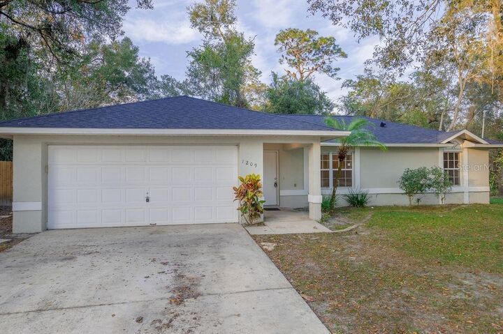 Property Photo:  1209 7th Street  FL 32763 