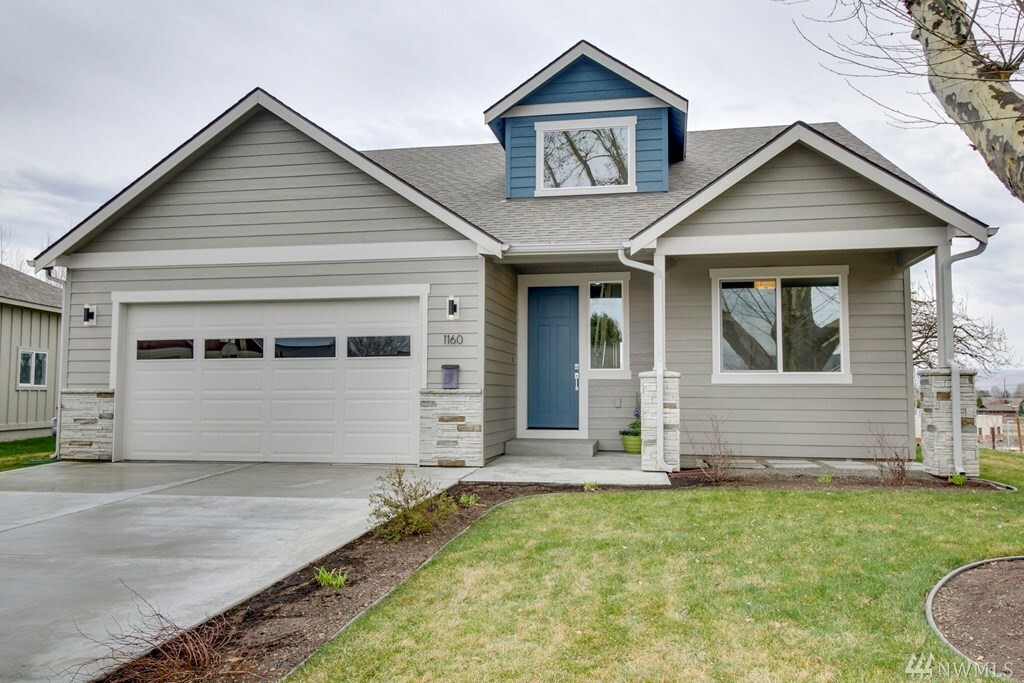 Property Photo:  1160 SE Vista Place  WA 99324 