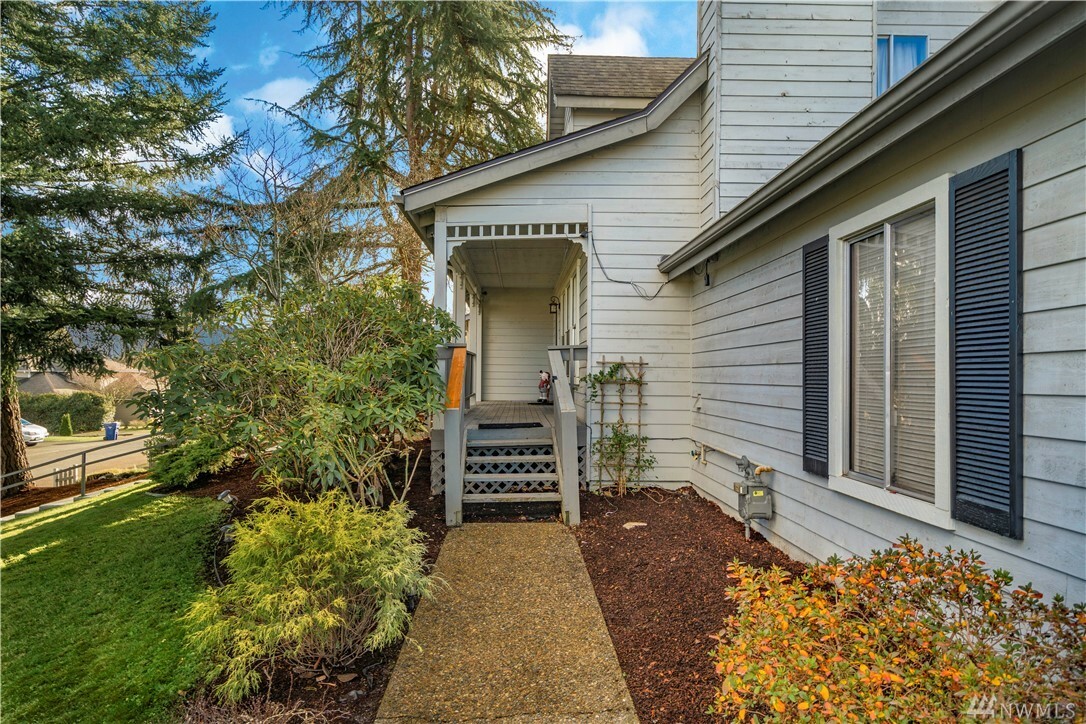 Property Photo: 2305 SW 349th Place WA 98023
