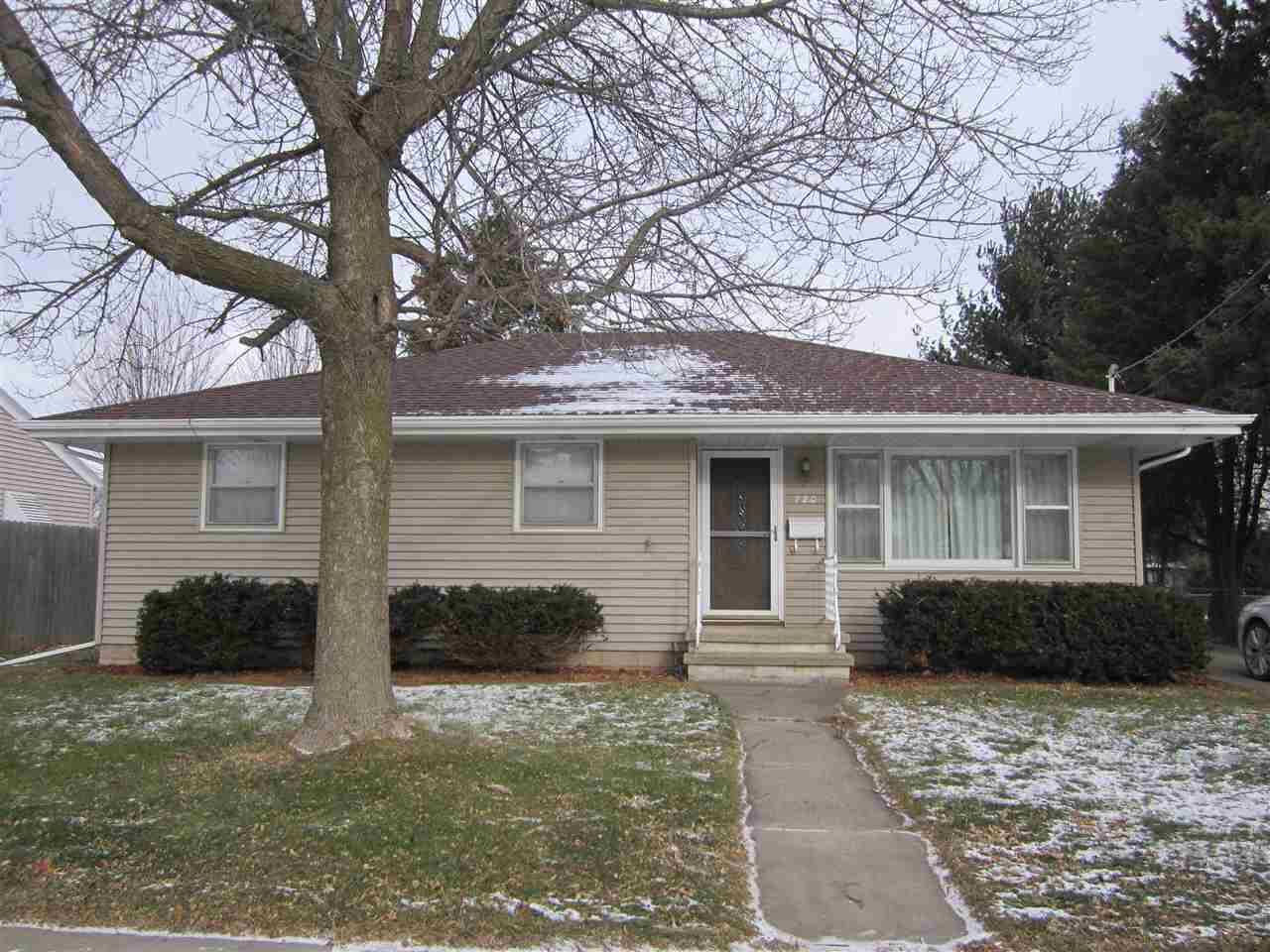 Property Photo:  720 E Calumet Street  WI 54915 