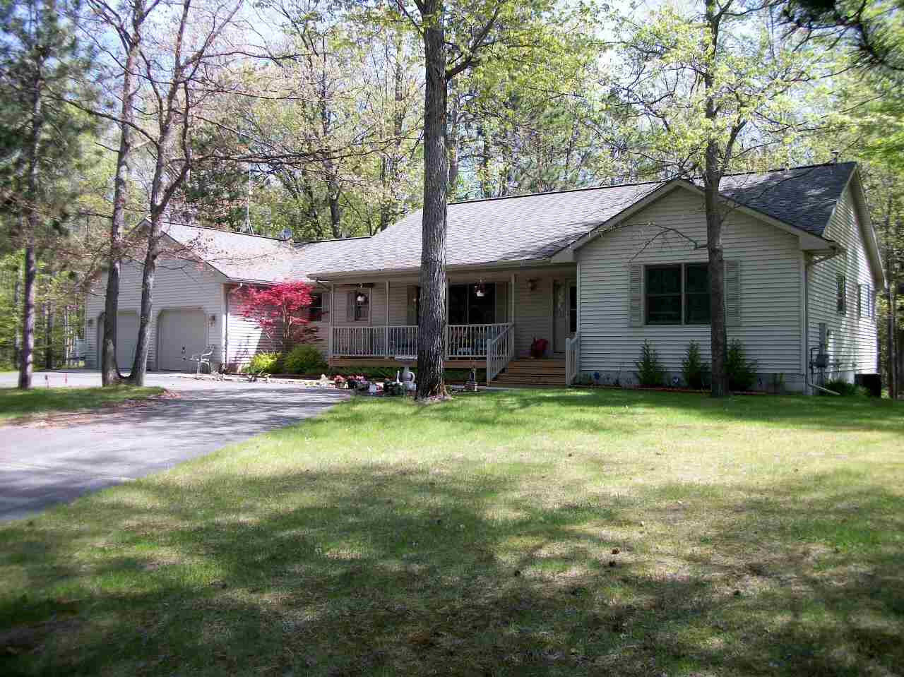 Property Photo:  843 Deer Run Boulevard  MI 48651 