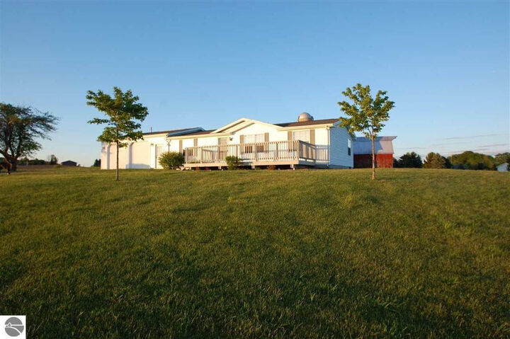 1053 W State Rd  West Branch MI 48661 photo
