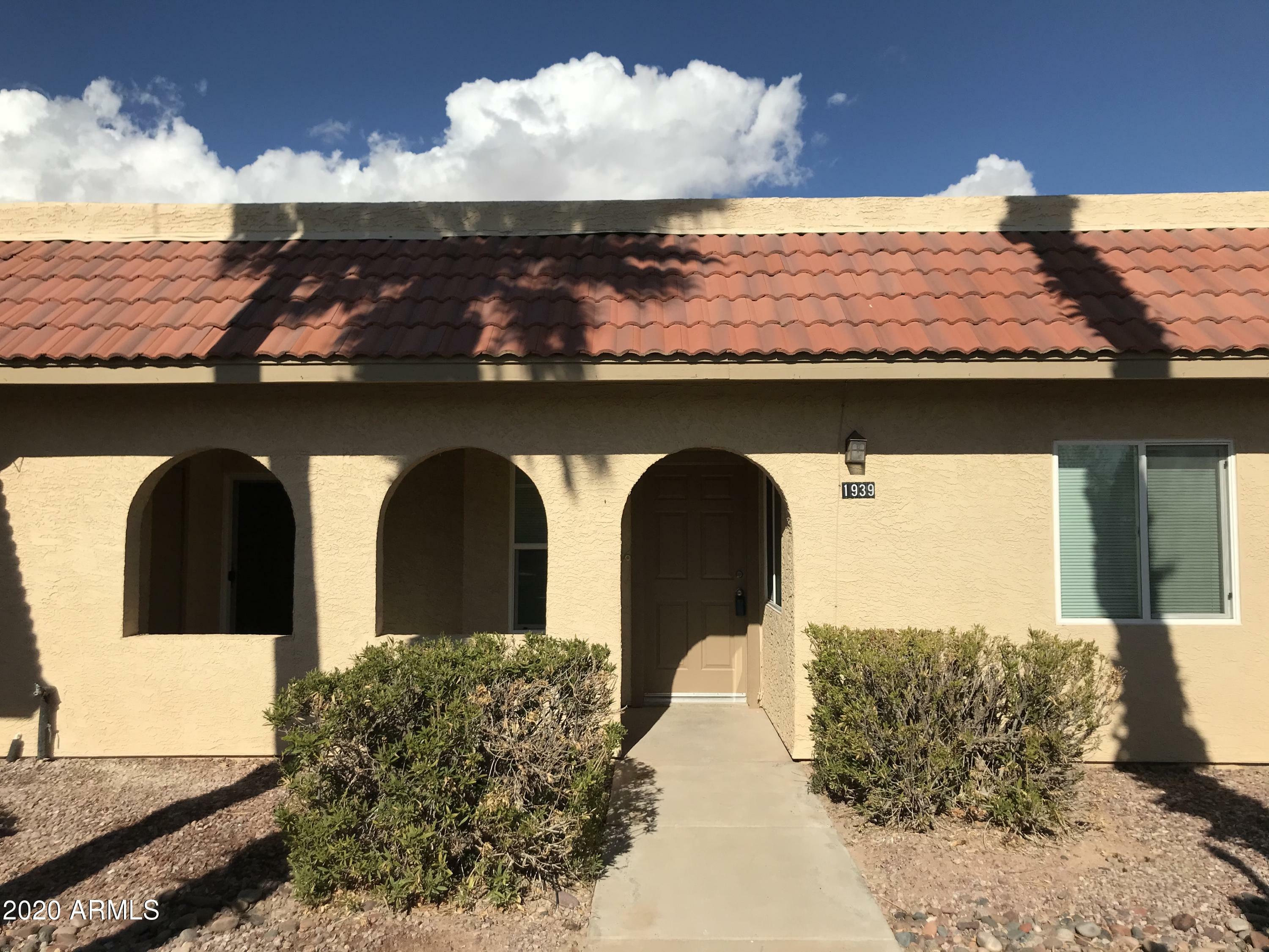 Property Photo:  1939 S Clubhouse Drive  AZ 85194 