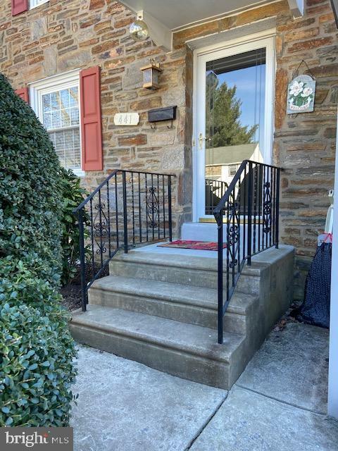 Property Photo: 441 Maplewood Road PA 19064