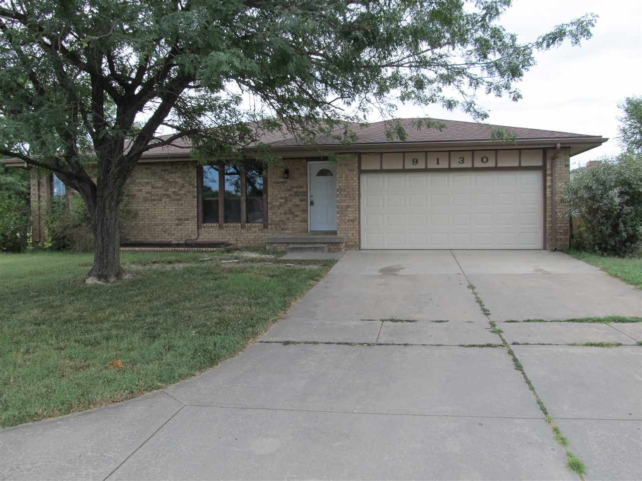 Property Photo: 9130 E Funston Ct KS 67207