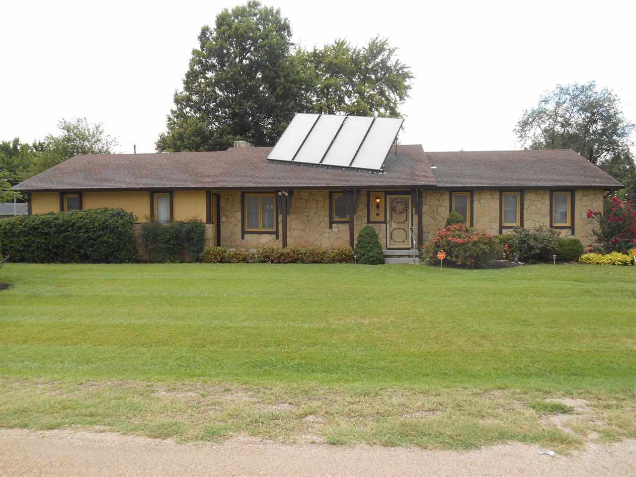 Property Photo:  527 S Byron  KS 67209 