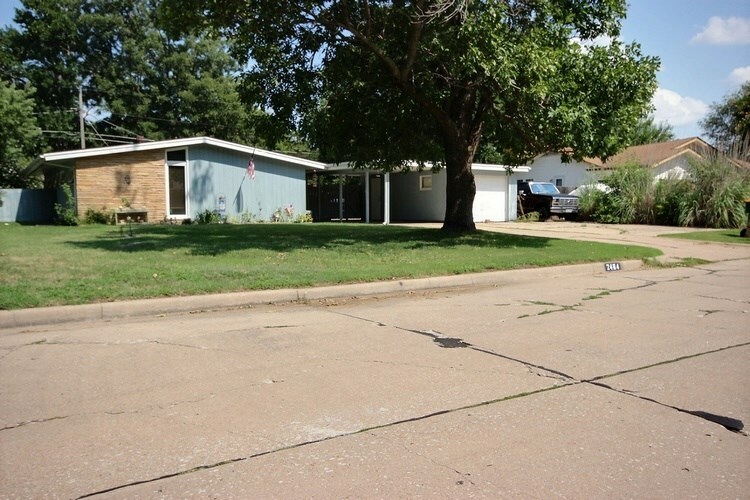 Property Photo:  2464 N Perry Ave  KS 67204 