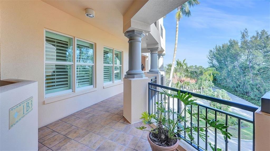 Property Photo: 2333 Gulf Of Mexico Drive 1B3 FL 34228