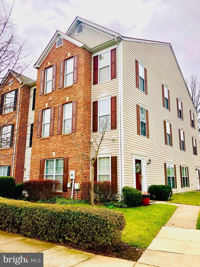 Property Photo:  3901 Elmcrest Lane  MD 20716 