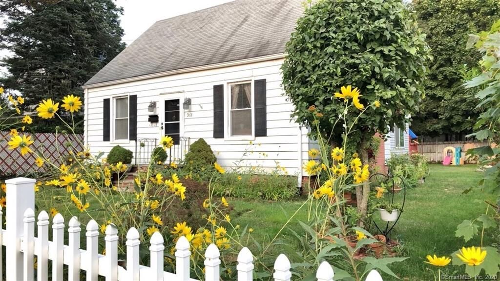 Property Photo:  361 Circular Avenue  CT 06514 