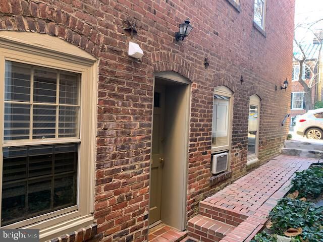 Property Photo:  207-A N Fairfax Street  VA 22314 