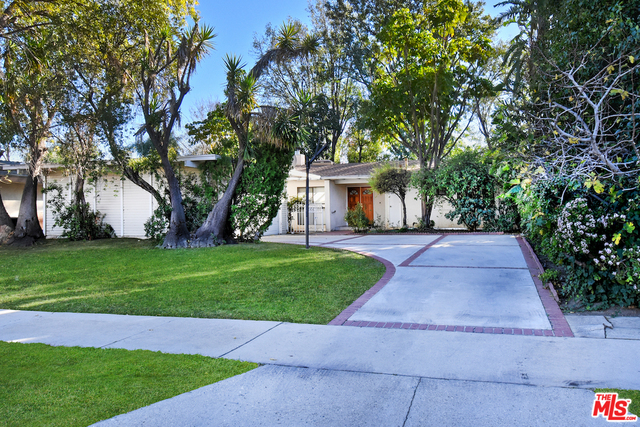 Property Photo:  18234 Tribune St  CA 91326 