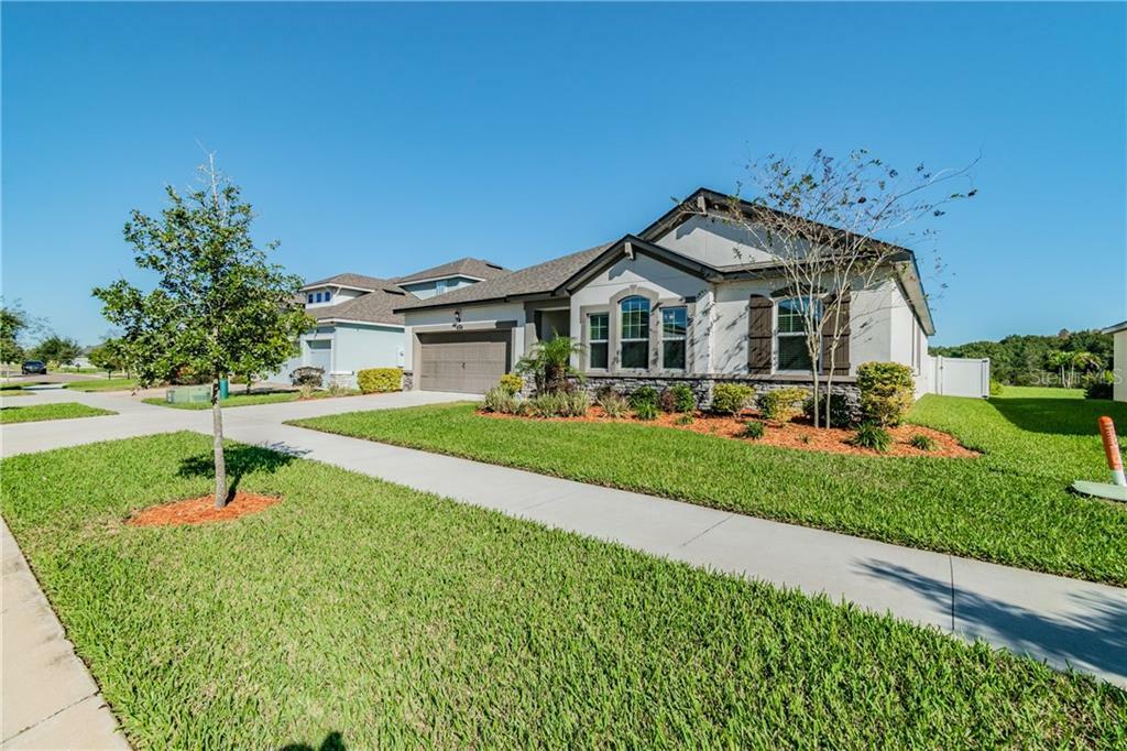 Property Photo:  12223 Streambed Drive  FL 33579 