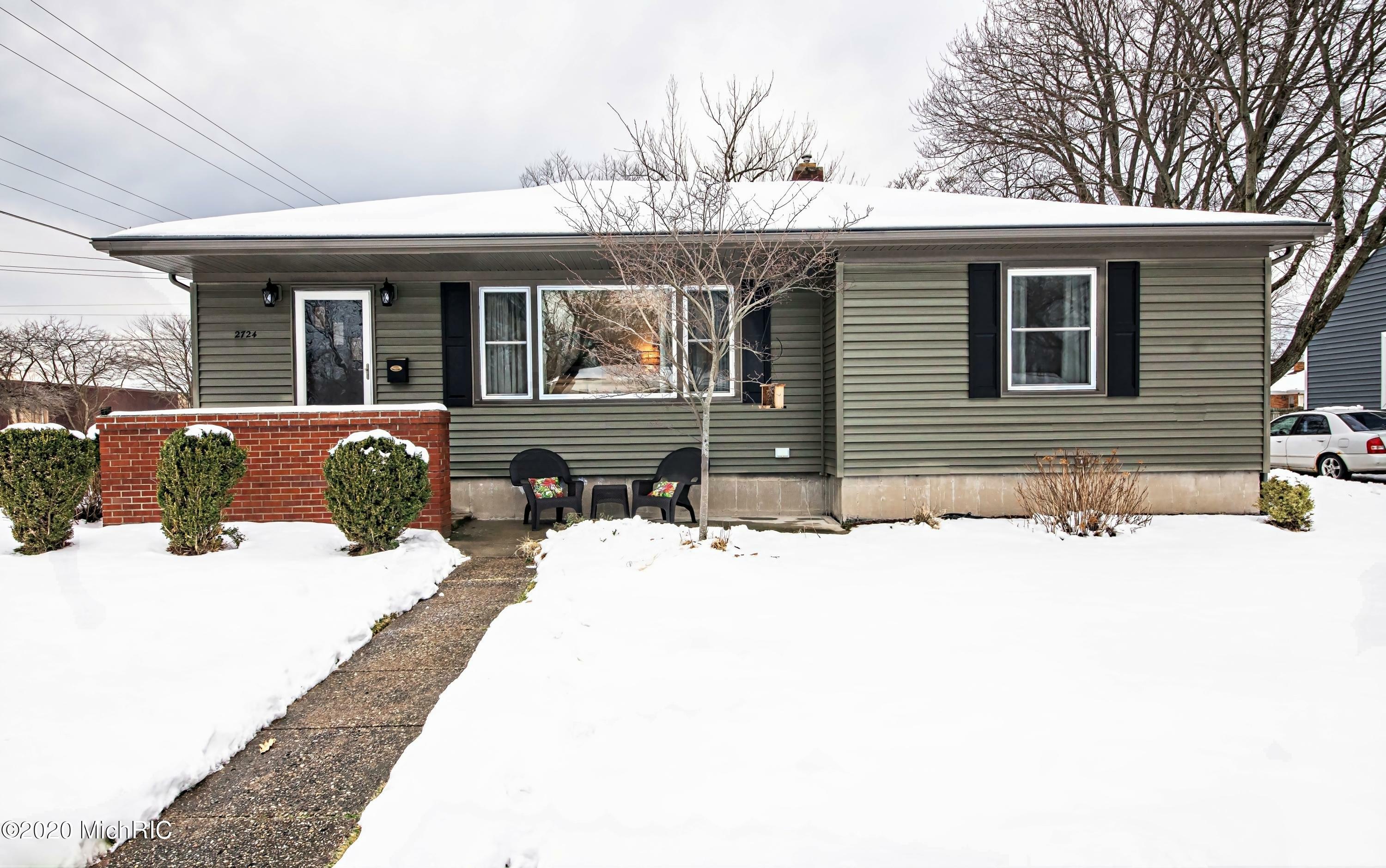 Property Photo:  2724 Willa Drive  MI 49085 