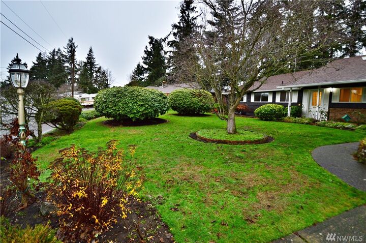 Property Photo: 2615 24th St SE WA 98002