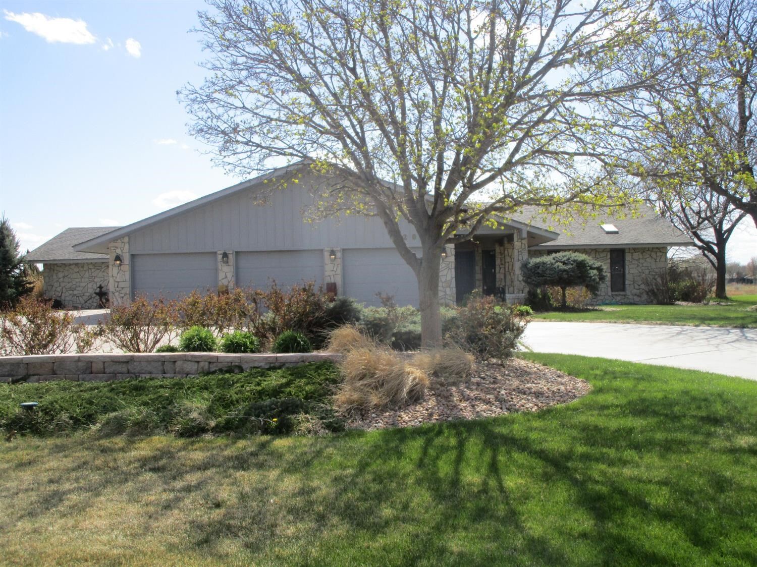 Property Photo: 2207 Grandview Drive KS 67846
