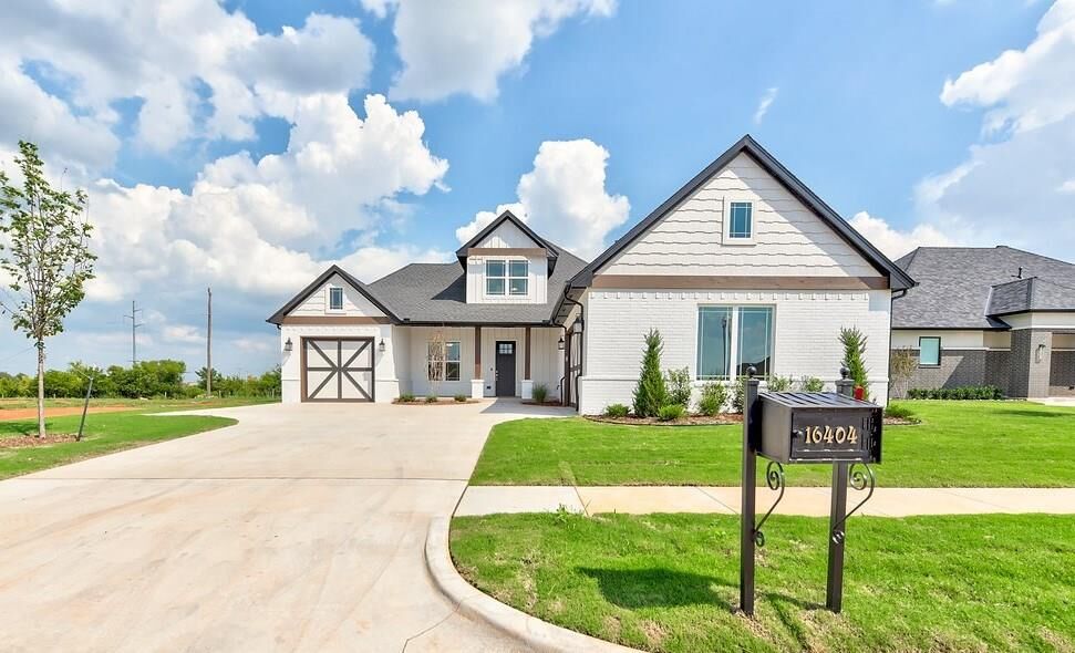 Property Photo: 16404 Brookefield Drive OK 73013