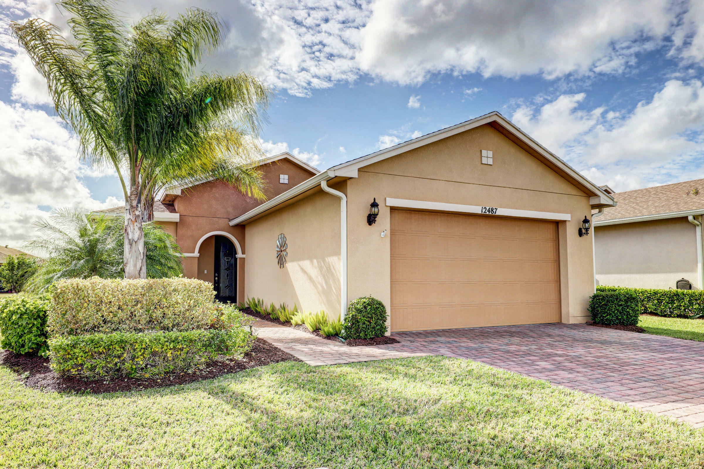 Property Photo:  12487 SW Weeping Willow Avenue  FL 34987 