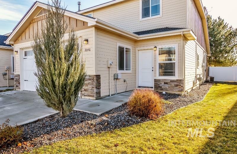 Property Photo:  2046 Pine Ave.  ID 83642 