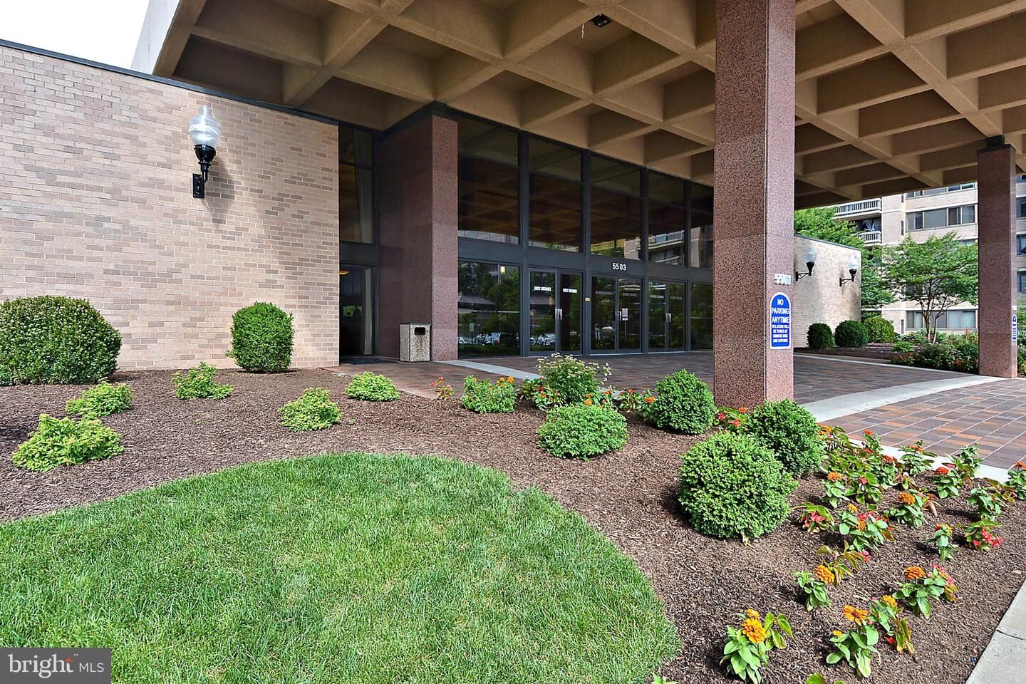 Property Photo:  5505 Seminary Road 1102-N  VA 22041 