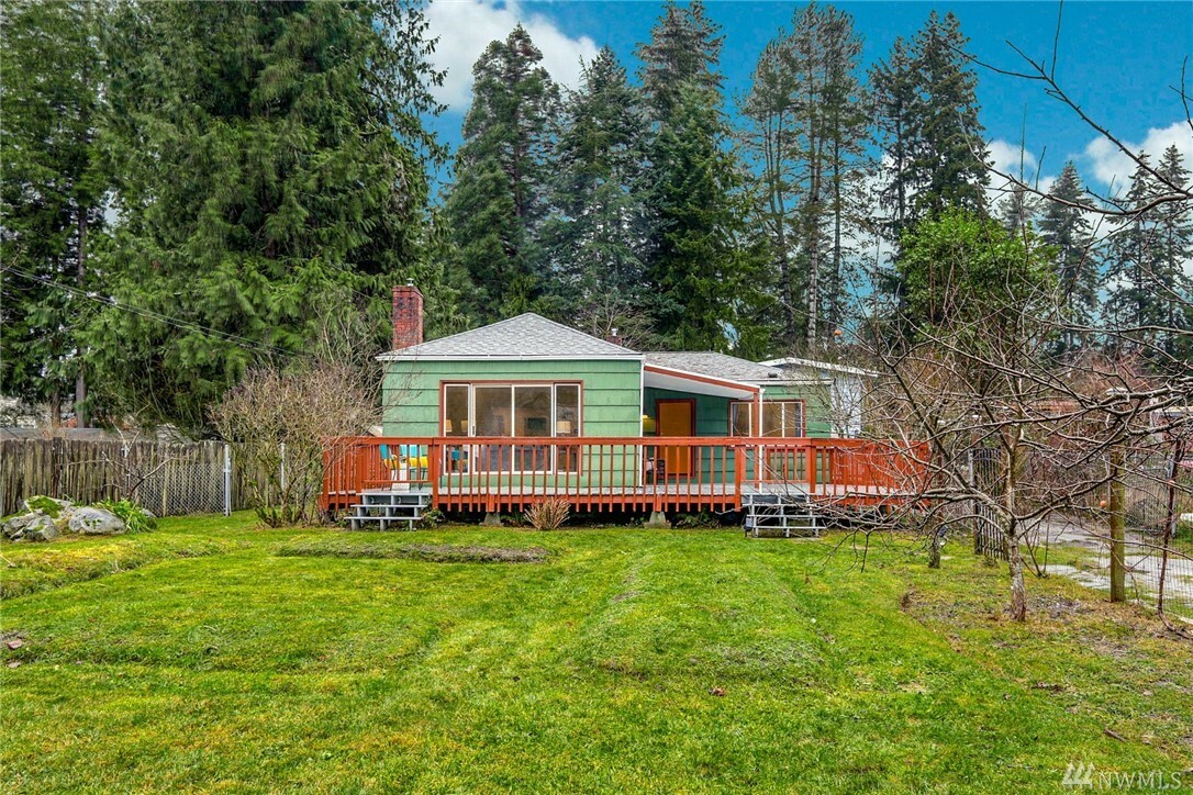 Property Photo:  17633 10th Ave NE  WA 98155 