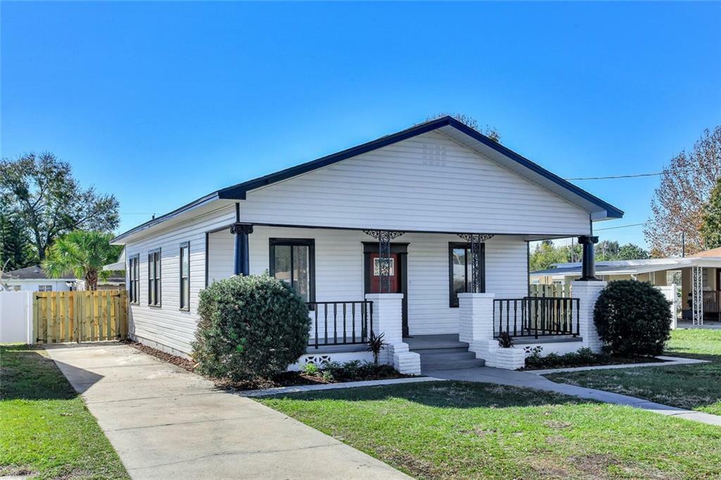 Property Photo:  2706 W Lemon Street  FL 33609 