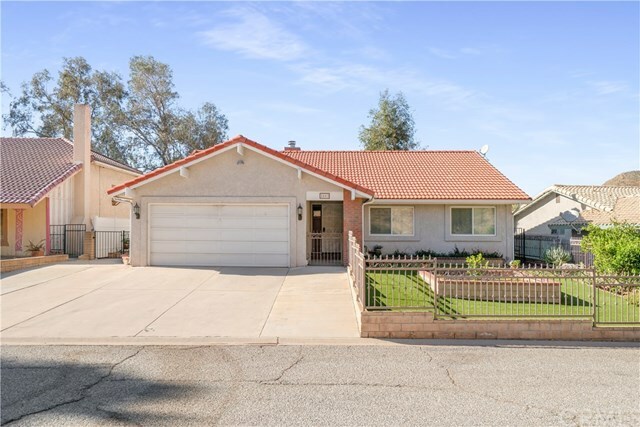 Property Photo:  2882 Ridgeview Road  CA 92346 