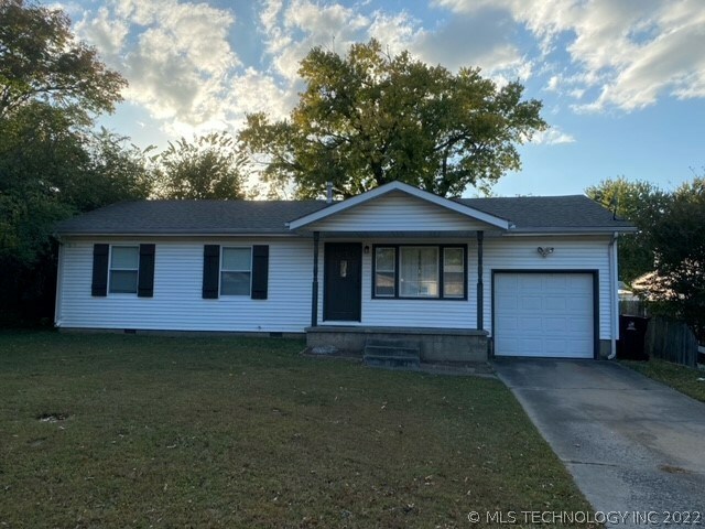 Property Photo: 1606 S Birch Avenue OK 74012