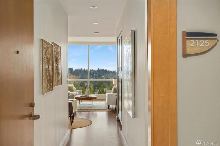 Property Photo: 10650 NE 9th Place 2125 WA 98004