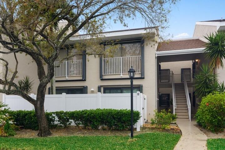 3215 S Lakeview Circle 12-103  Hutchinson Island FL 34949 photo