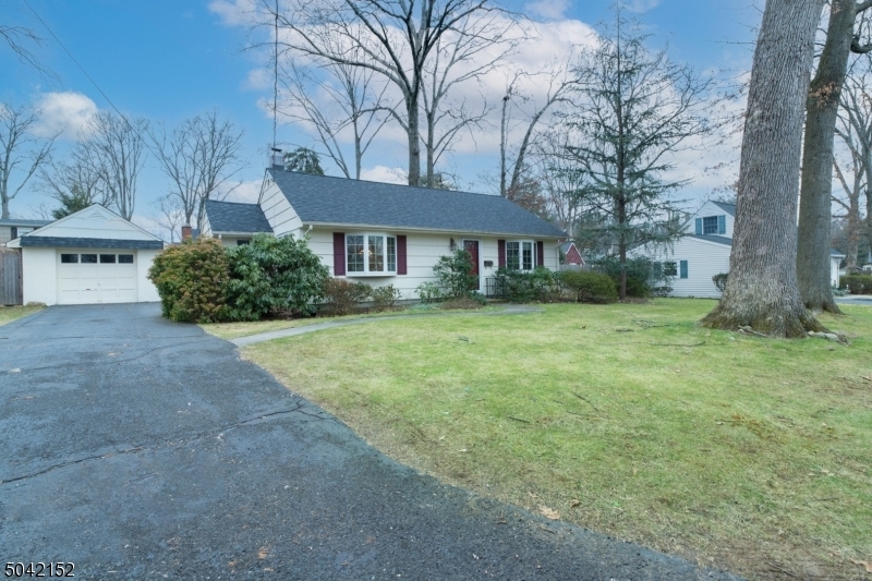 Property Photo:  94 Colona St  NJ 07481 