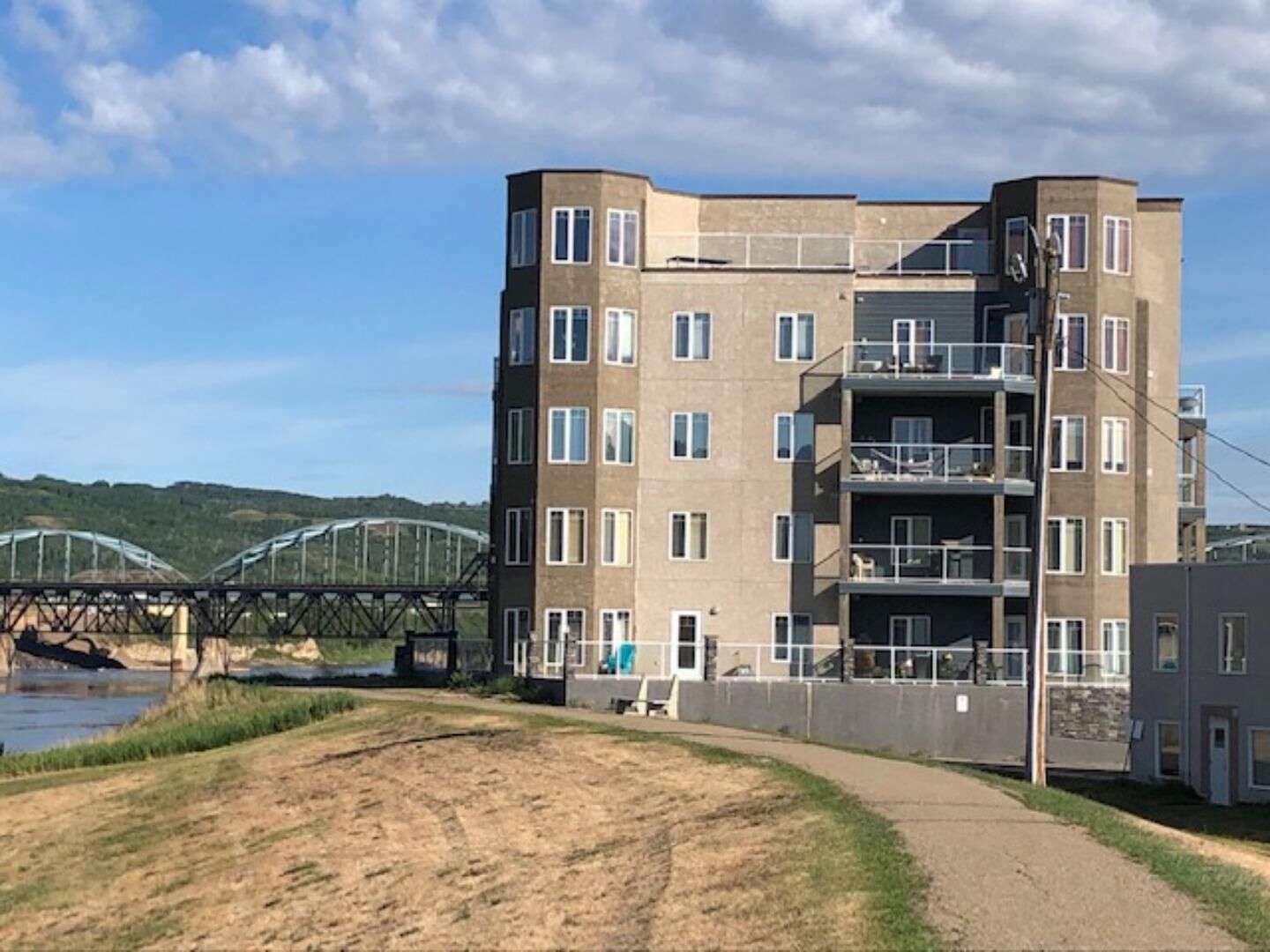 Property Photo: 9810 94 Street #201 AB T8S 0A1