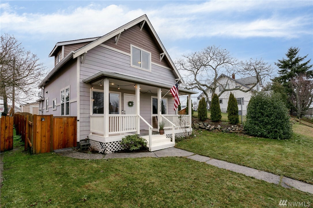 Property Photo:  2328 S Sheridan Ave  WA 98405 