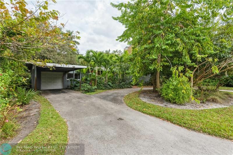 Property Photo:  2572 SW 30th Ave  FL 33312 