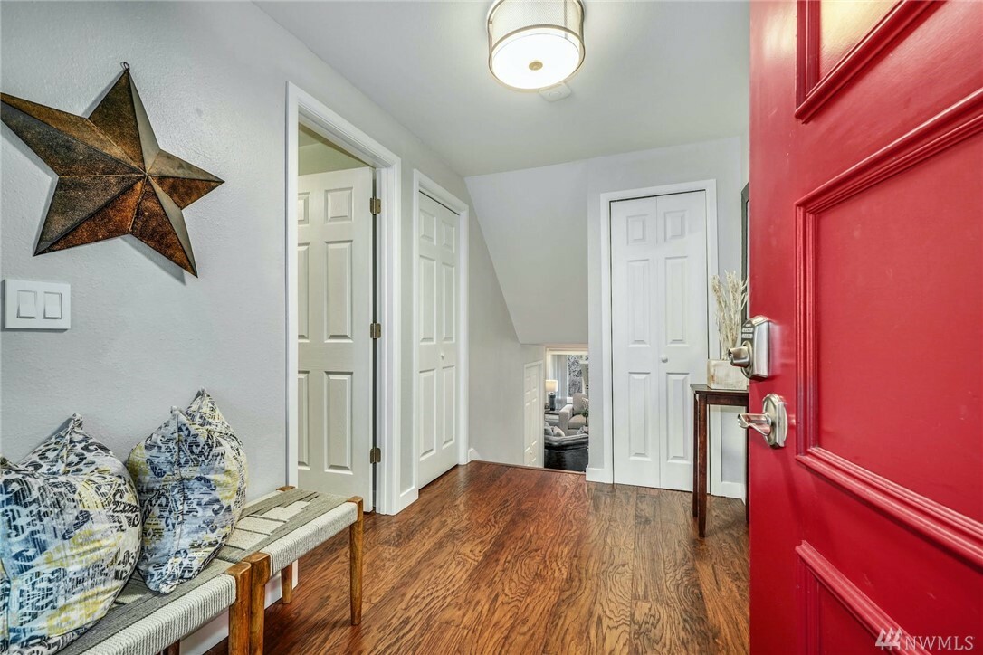 Property Photo: 15204 NE 8th St B-6 WA 98007