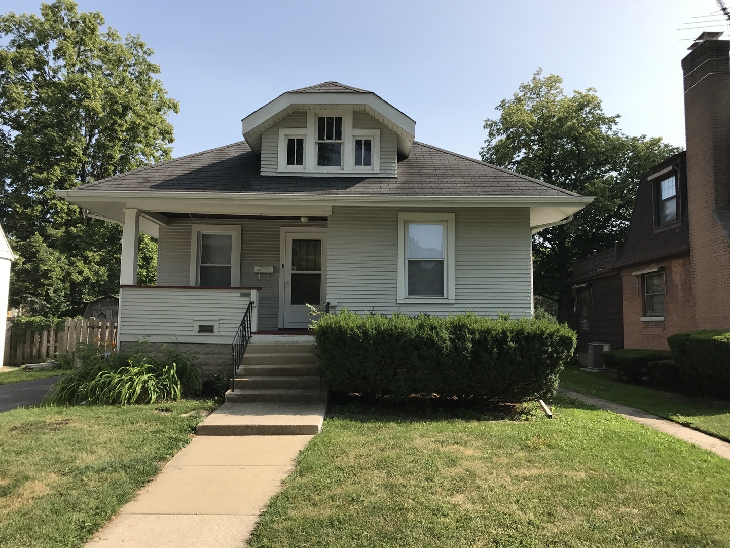 Property Photo:  8613 W Rockefeller Avenue  IL 60513 