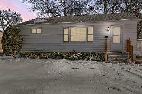 Property Photo:  2109 Indian Road  IL 60087 